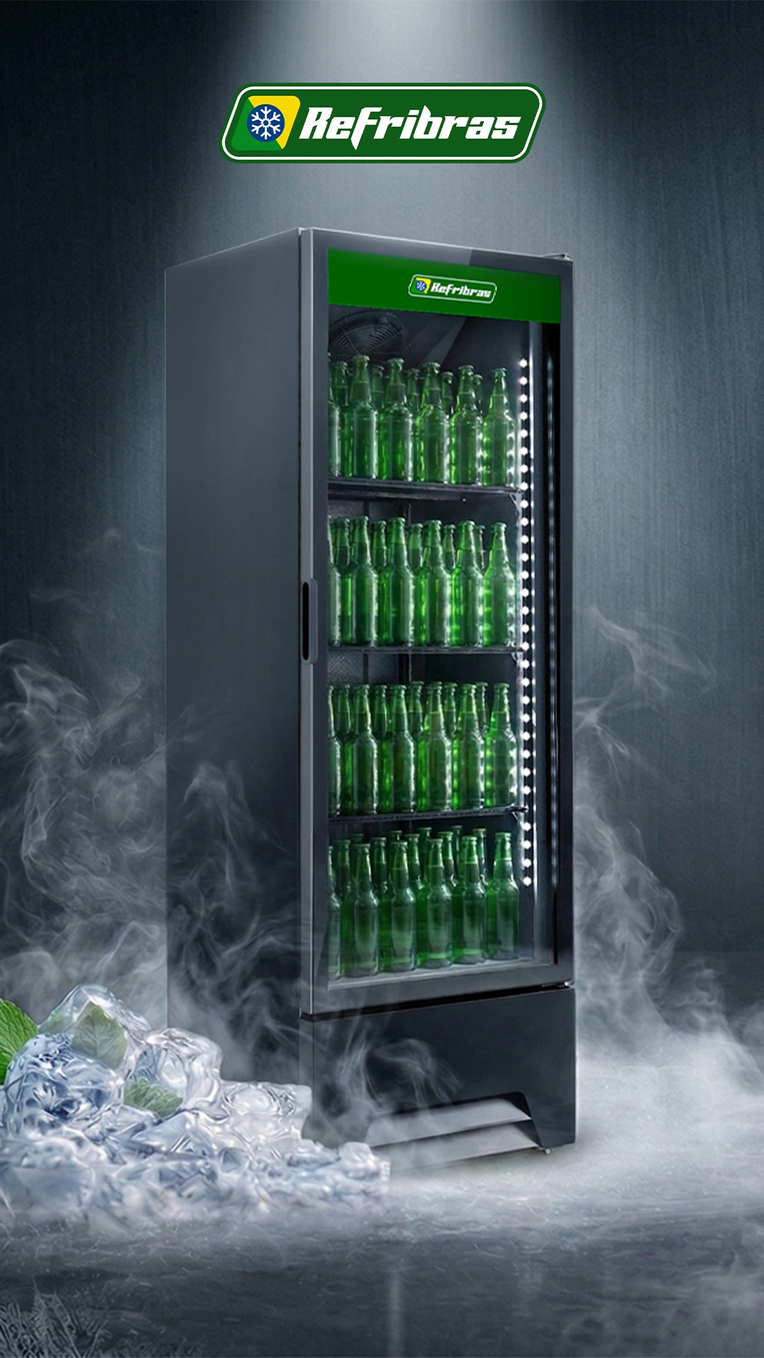 Cervejeira Refribras com garrafas verdes, gelo e neblina — destaque promocional